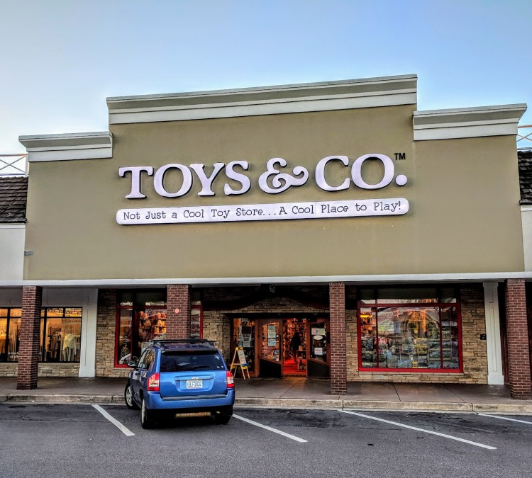 Toy & Co. - Thruway Shopping Center (Winston&nbspSalem,&nbspNC)